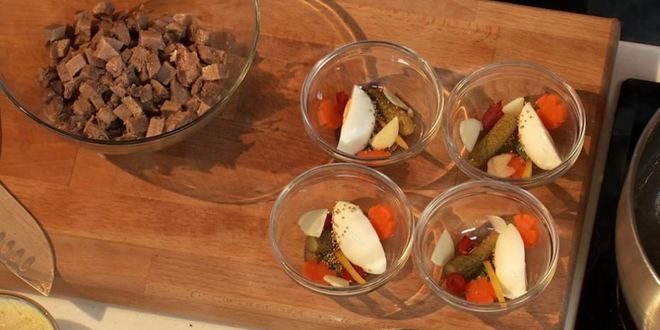 Рецепт заливного из телячьего языка с ржаным хлебом