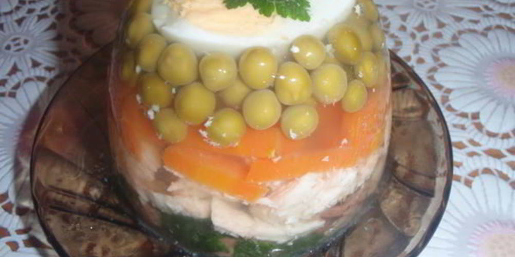 Как приготовить заливное в чашечках