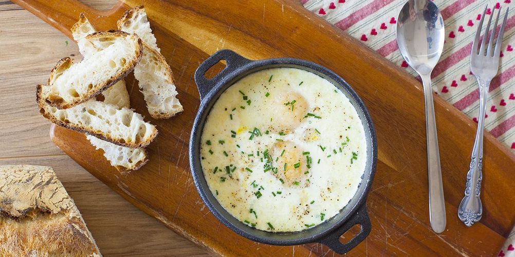 Как приготовить запеченные яйца кокот с ветчиной