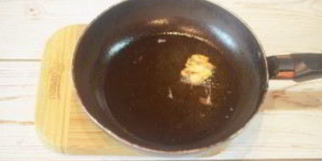 Рецепт жареных яиц в томатном соусе с тостами