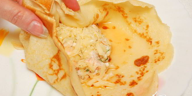 Рецепт блинных мешочков с жюльеном из красной рыбы