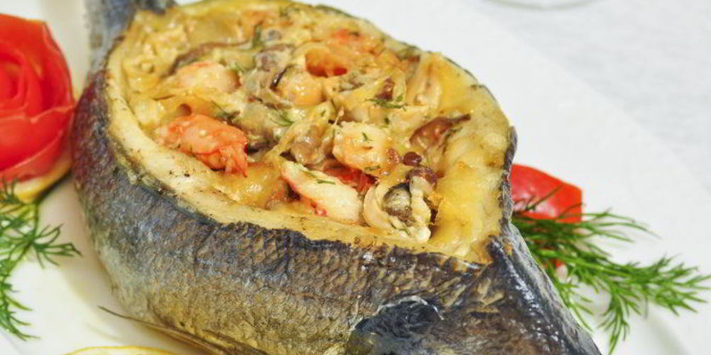 Как приготовить дорадо, фаршированная жюльеном из морепродуктов
