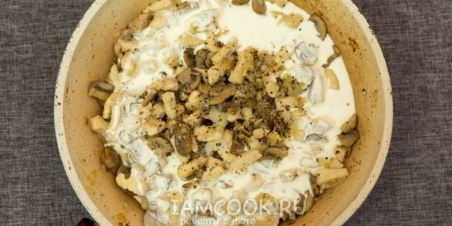 Рецепт жульена с курицей и грибами на сковороде